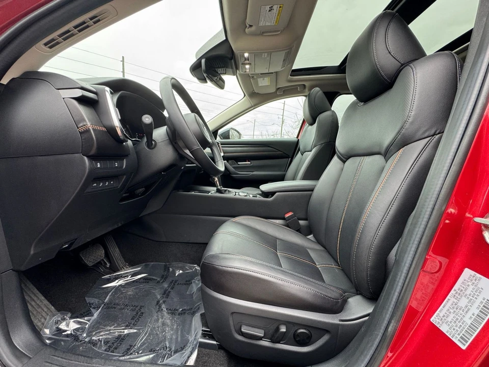2025 Mazda CX-50 - Image 20 of 31