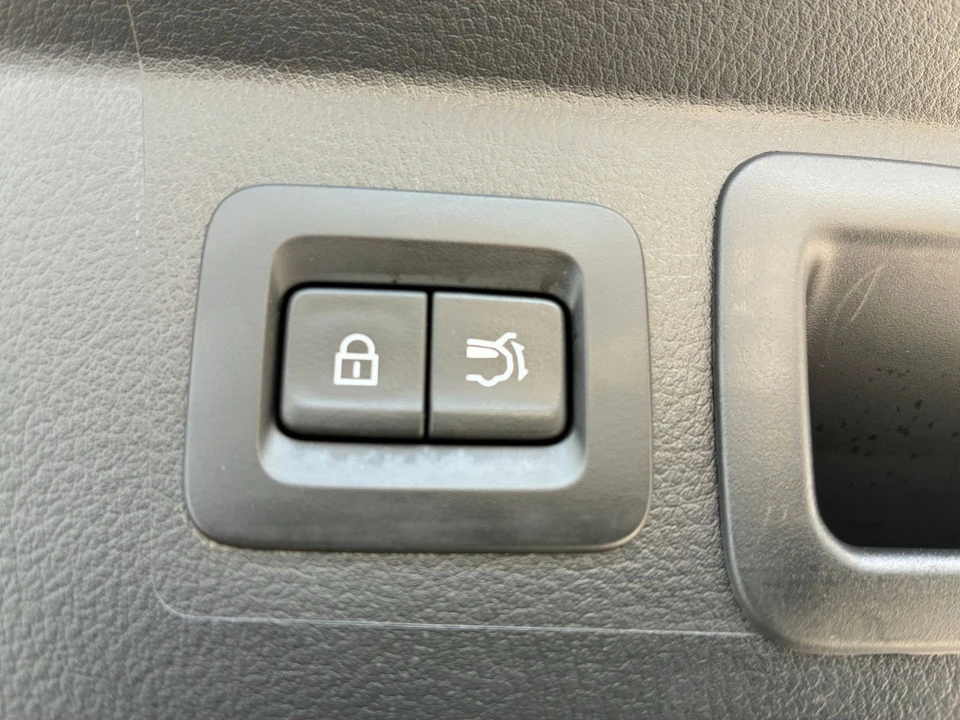 2025 Mazda CX-50 - Image 22 of 31