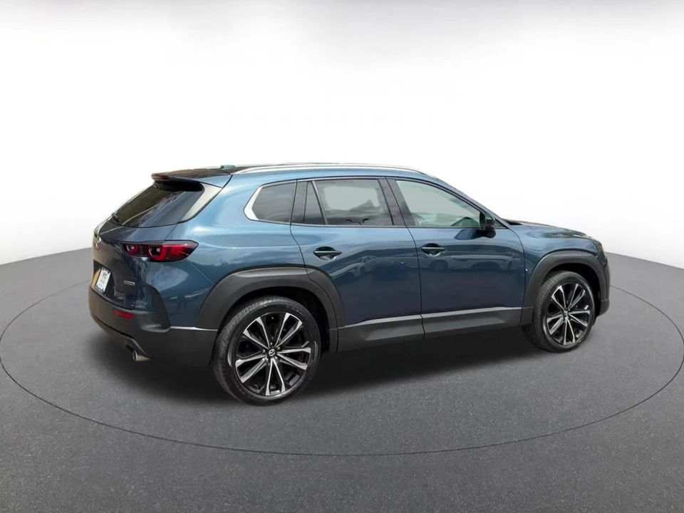 2025 Mazda CX-50 - Image 13 of 31
