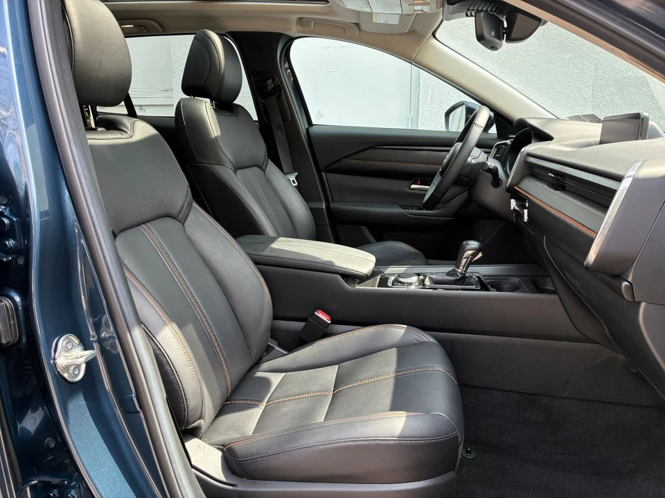 2025 Mazda CX-50 - Image 24 of 31