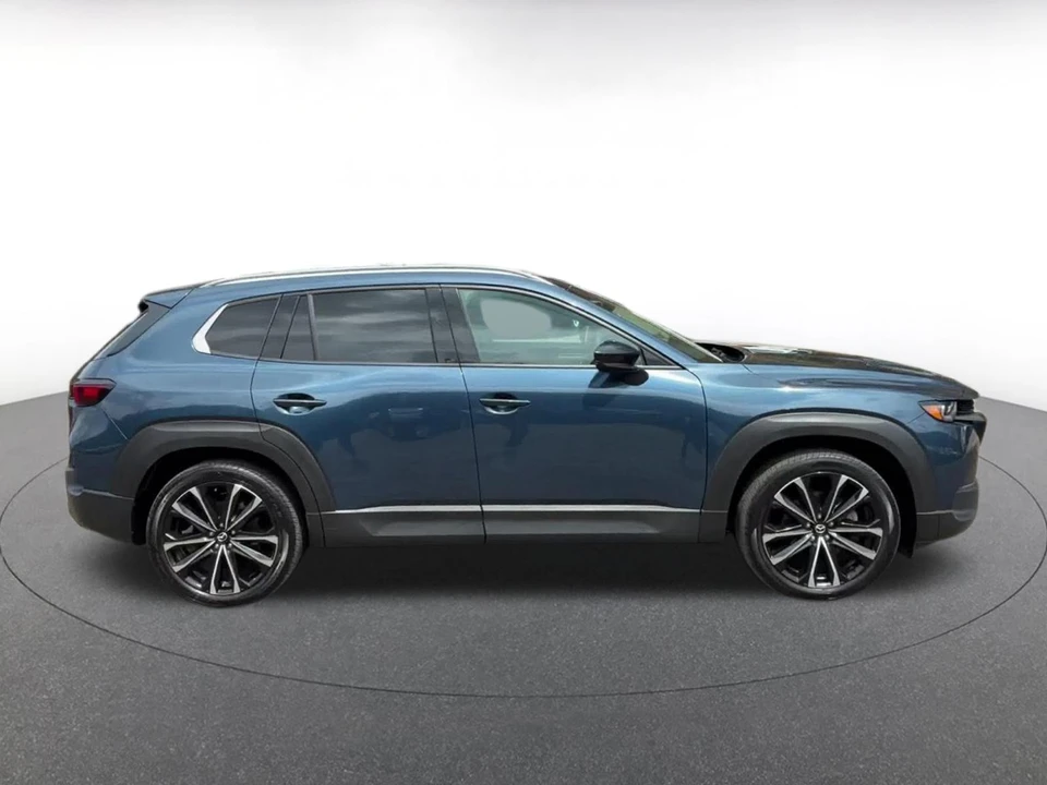 2025 Mazda CX-50 - Image 15 of 31