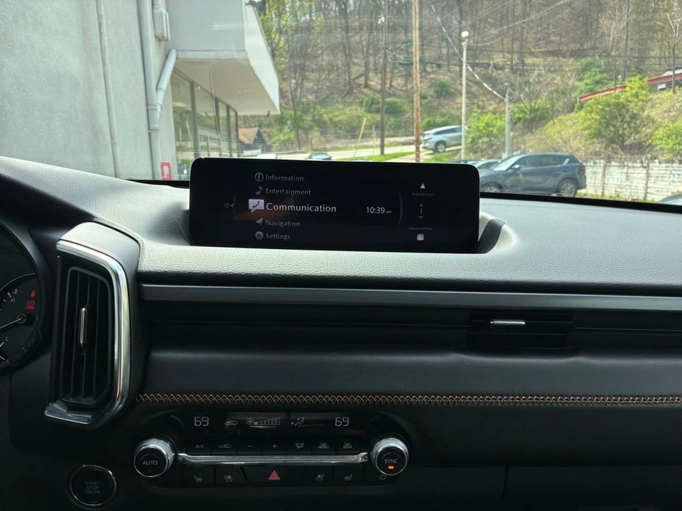 2025 Mazda CX-50 - Image 14 of 31