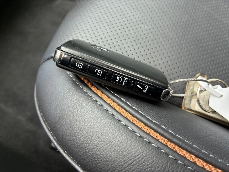 2025 Mazda CX-50 - Image 18 of 31
