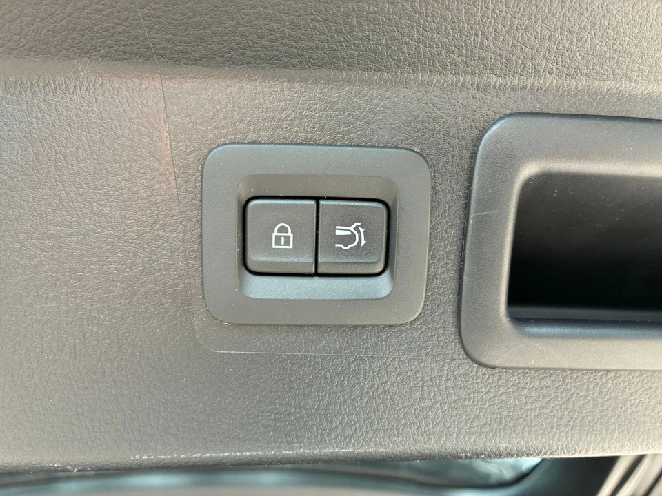 2025 Mazda CX-50 - Image 20 of 31