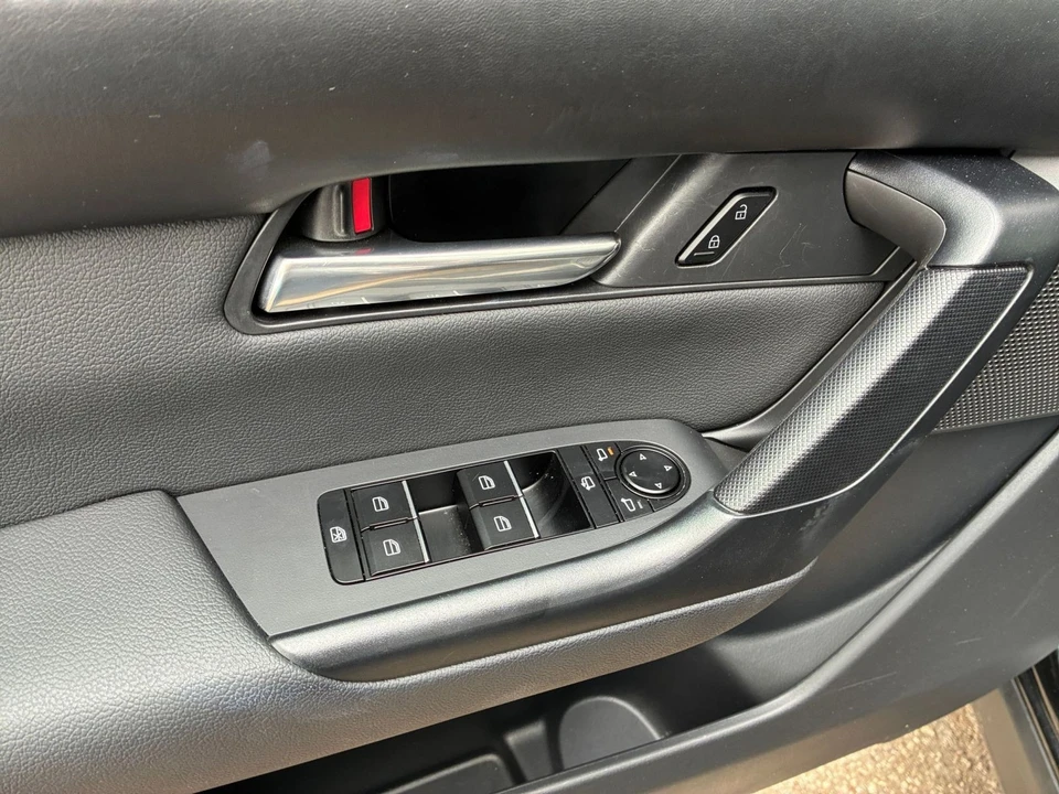 2025 Mazda CX-50 - Image 15 of 31