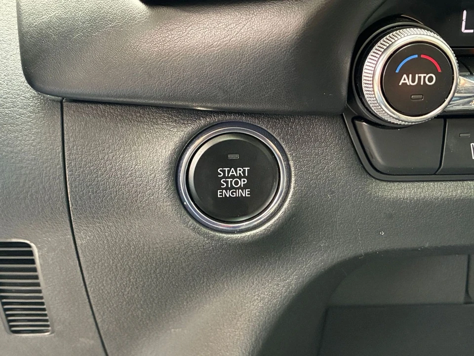 2025 Mazda CX-50 - Image 21 of 31
