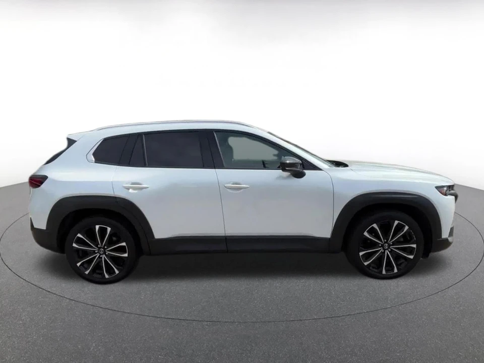 2025 Mazda CX-50 - Image 18 of 31