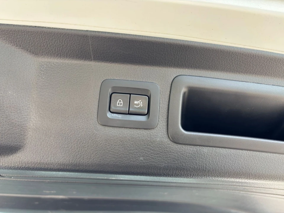 2025 Mazda CX-50 - Image 19 of 31