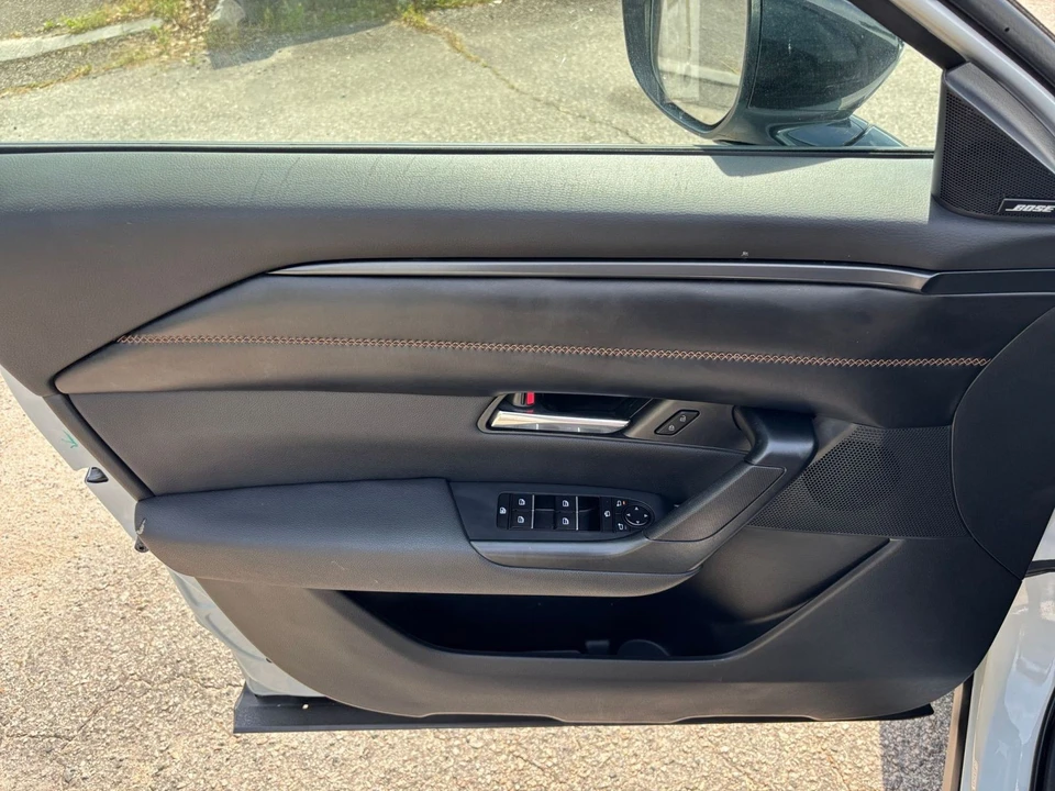 2025 Mazda CX-50 - Image 17 of 31