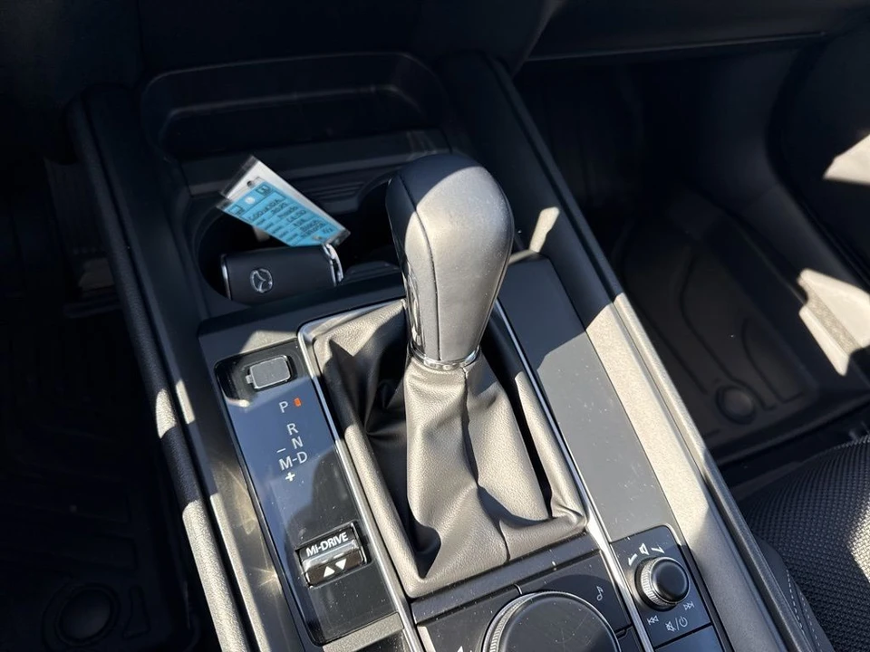 2025 Mazda CX-50 - Image 16 of 21