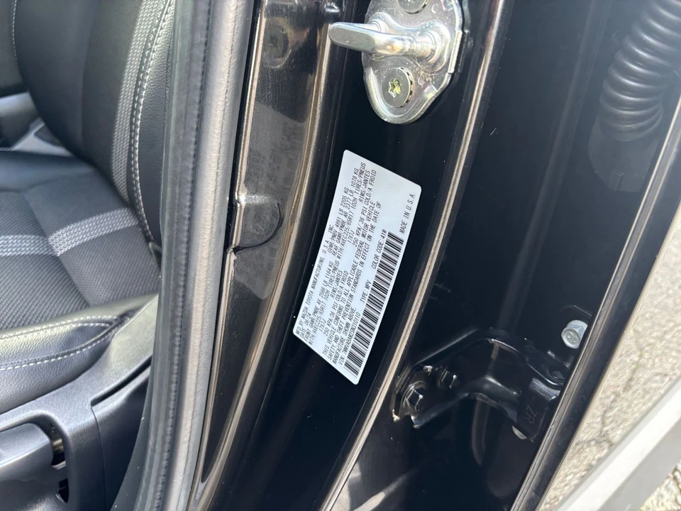 2025 Mazda CX-50 - Image 24 of 31