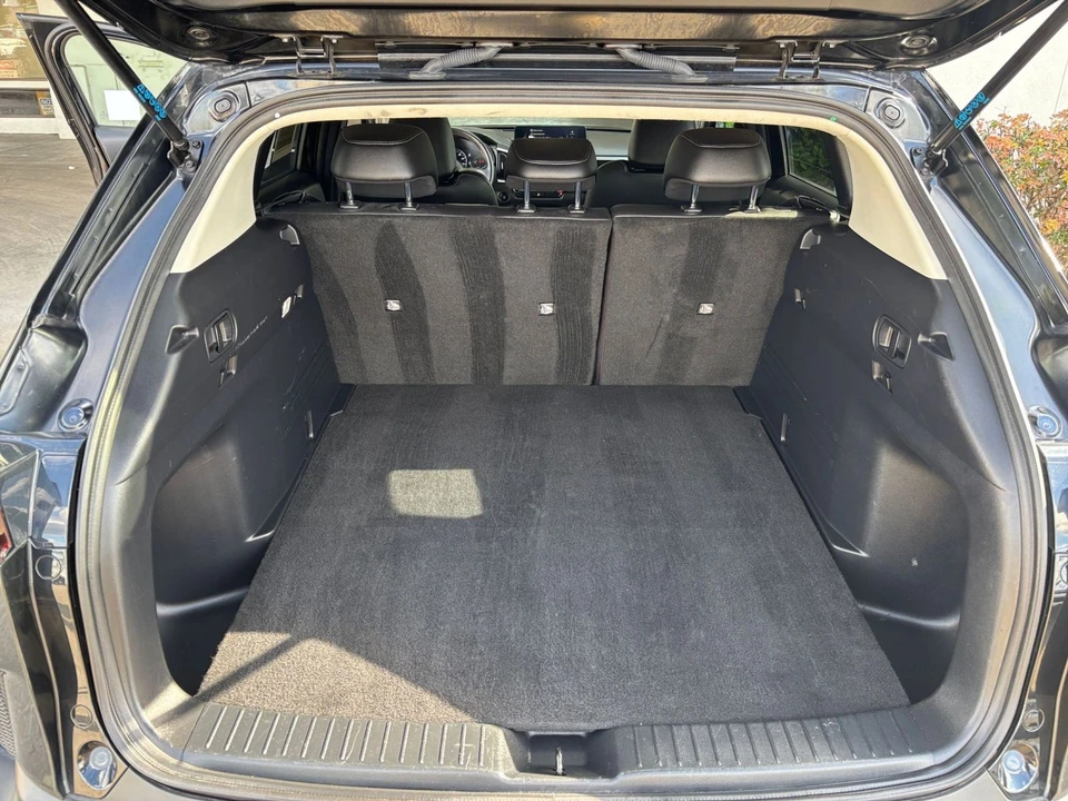 2025 Mazda CX-50 - Image 26 of 31