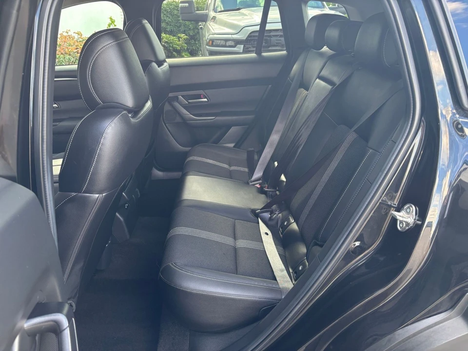 2025 Mazda CX-50 - Image 21 of 31