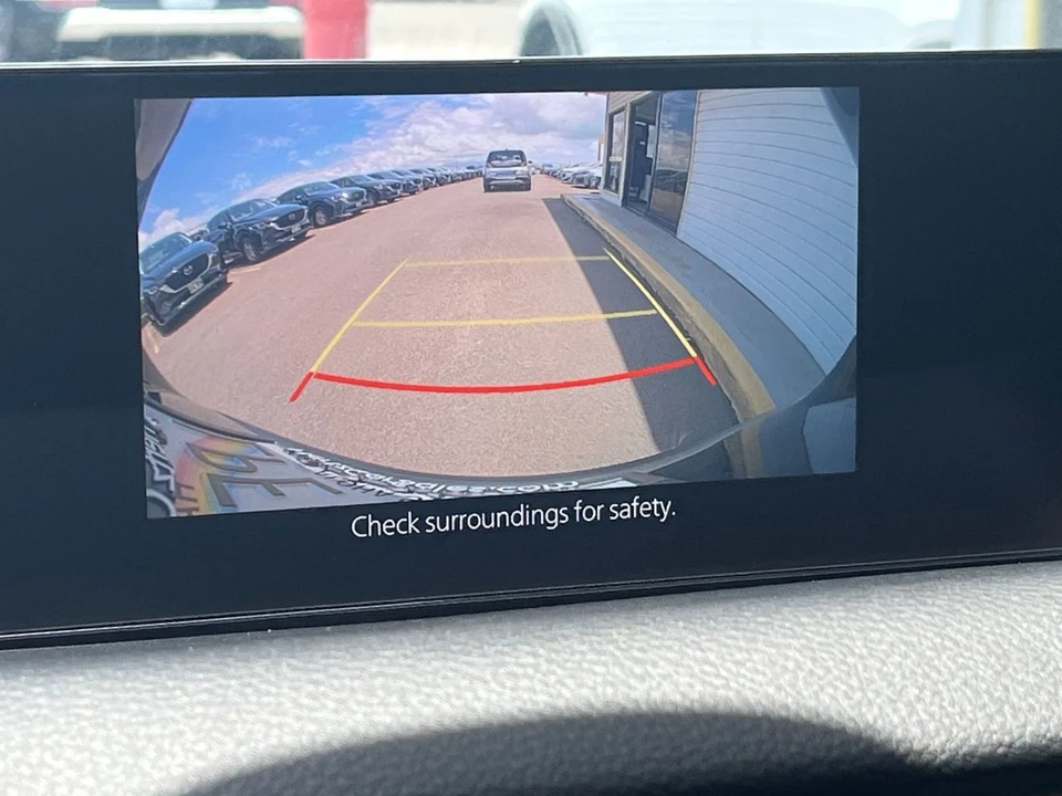 2025 Mazda CX-50 - Image 21 of 31