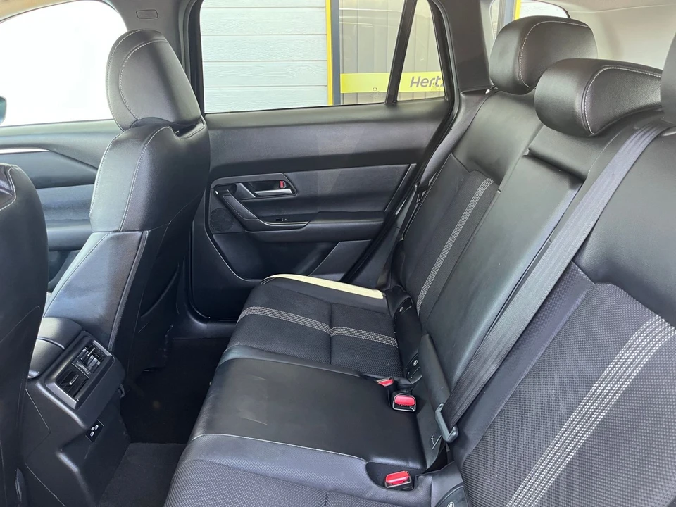 2025 Mazda CX-50 - Image 27 of 31