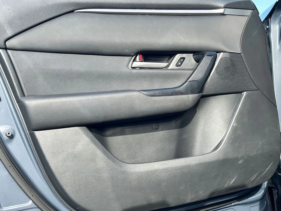 2025 Mazda CX-50 - Image 20 of 31