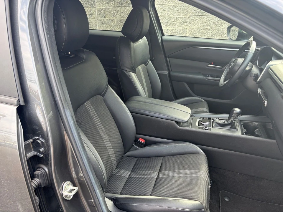 2025 Mazda CX-50 - Image 23 of 31