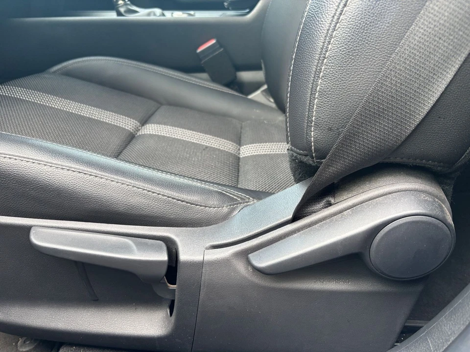 2025 Mazda CX-50 - Image 19 of 31