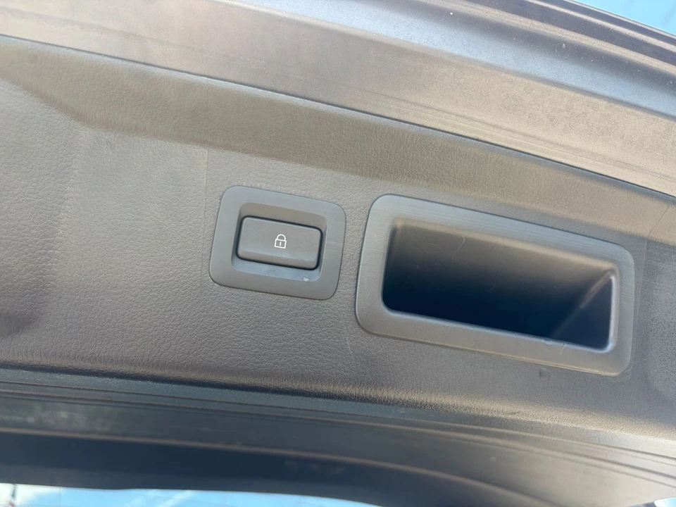 2025 Mazda CX-50 - Image 22 of 31