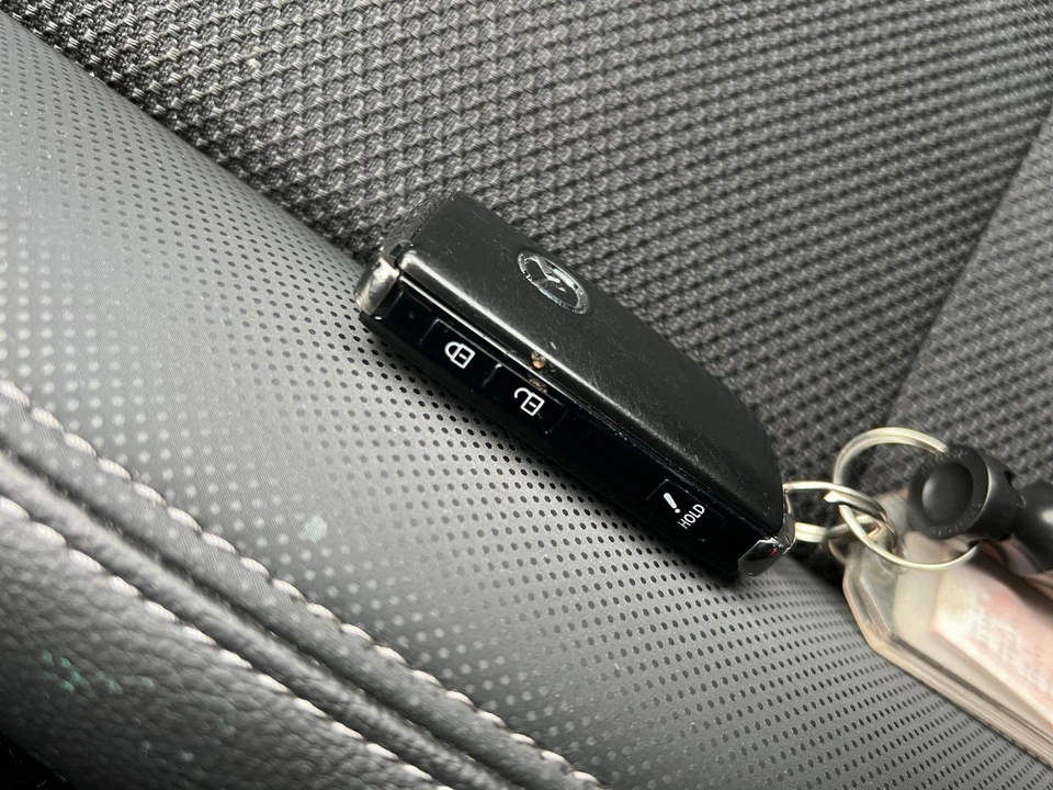 2025 Mazda CX-50 - Image 18 of 31