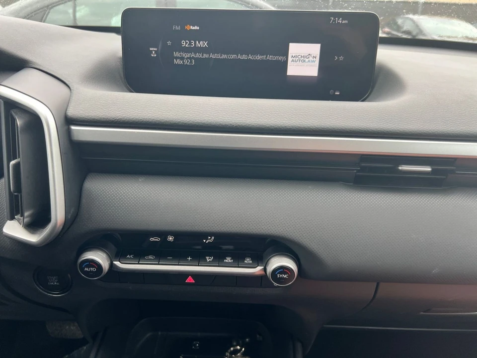 2025 Mazda CX-50 - Image 17 of 31