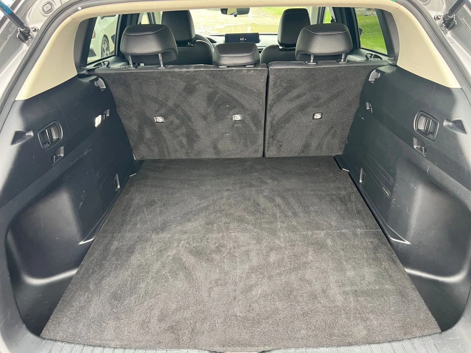 2025 Mazda CX-50 - Image 26 of 31