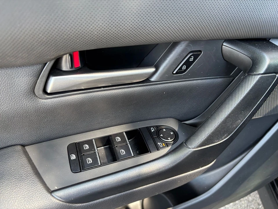 2025 Mazda CX-50 - Image 15 of 31