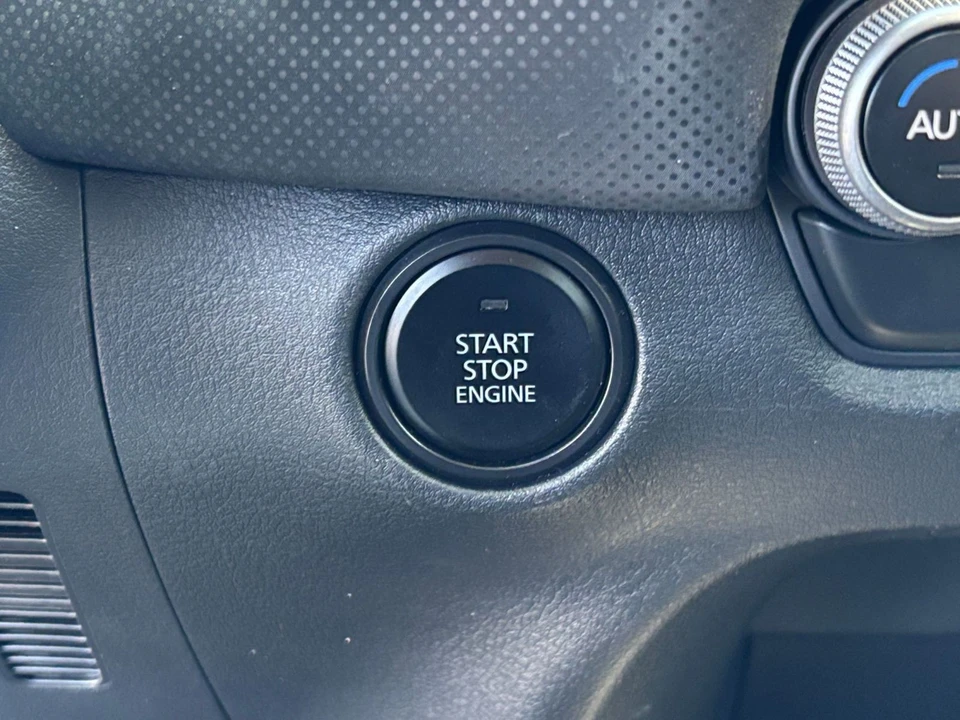 2025 Mazda CX-50 - Image 19 of 31
