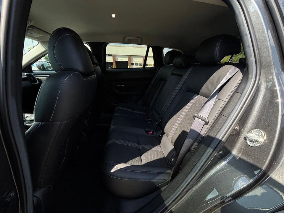2025 Mazda CX-50 - Image 21 of 31