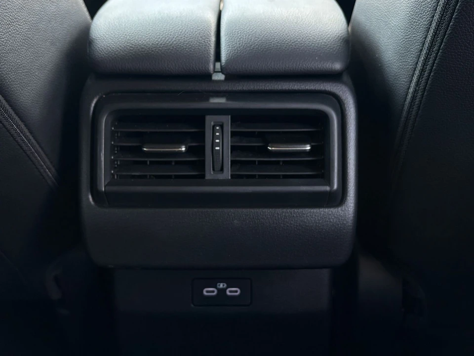 2025 Mazda CX-50 - Image 19 of 31