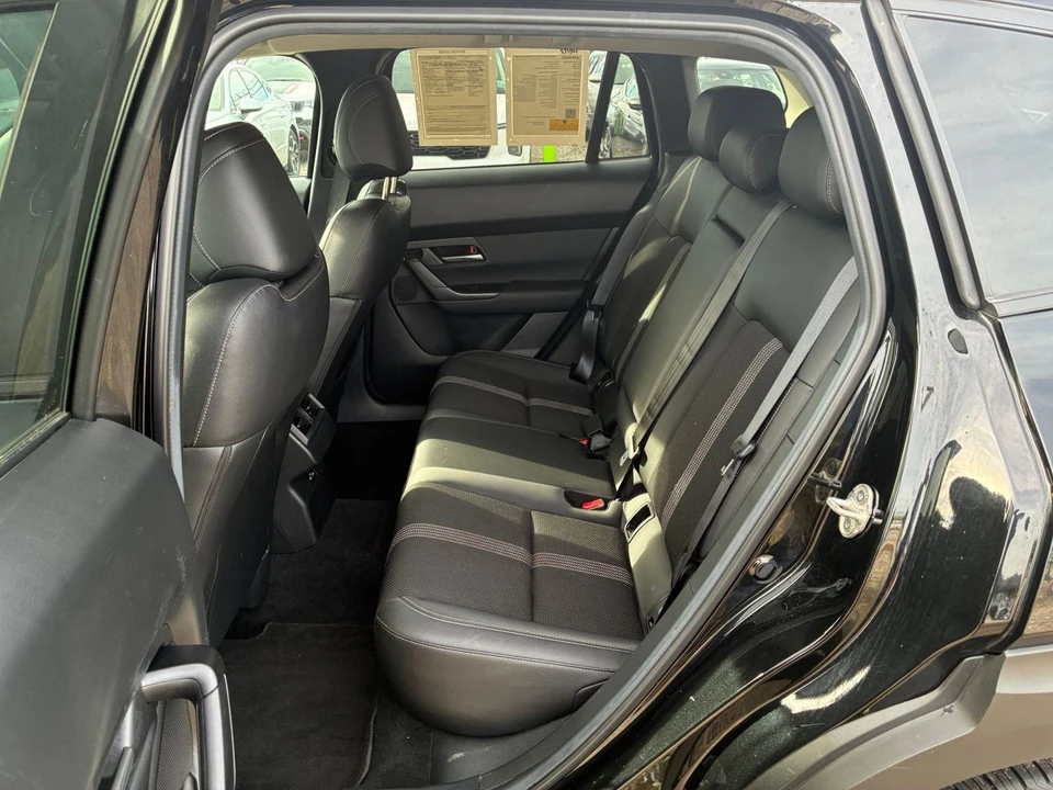 2025 Mazda CX-50 - Image 21 of 31