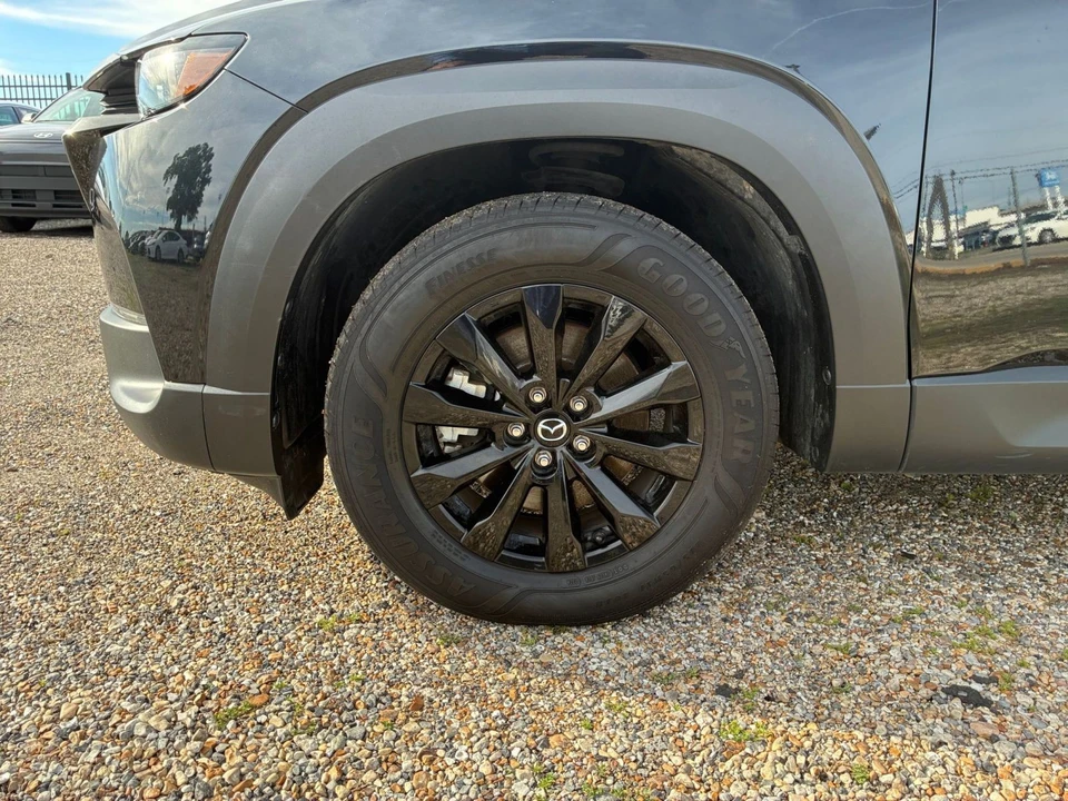 2025 Mazda CX-50 - Image 25 of 31