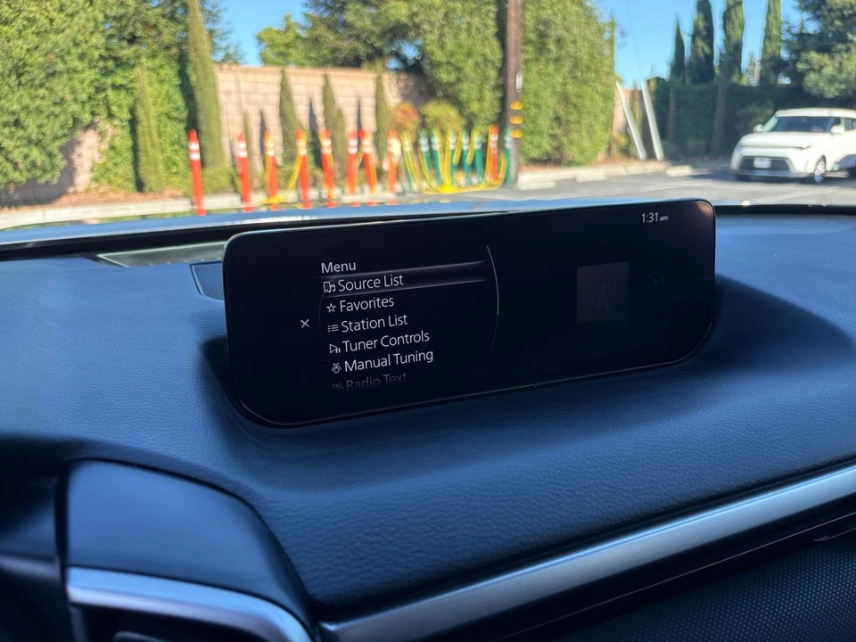 2025 Mazda CX-50 - Image 23 of 31