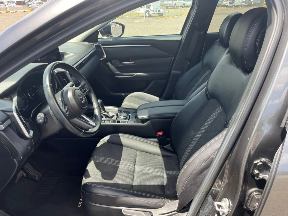 2025 Mazda CX-50 - Image 18 of 31