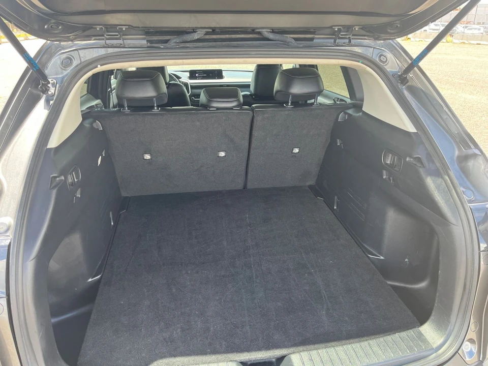 2025 Mazda CX-50 - Image 21 of 31