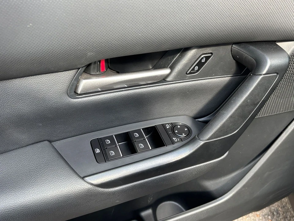 2025 Mazda CX-50 - Image 15 of 31