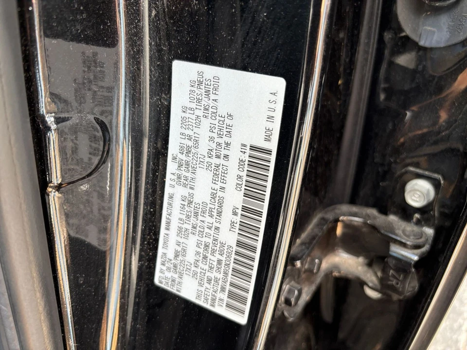 2025 Mazda CX-50 - Image 24 of 31