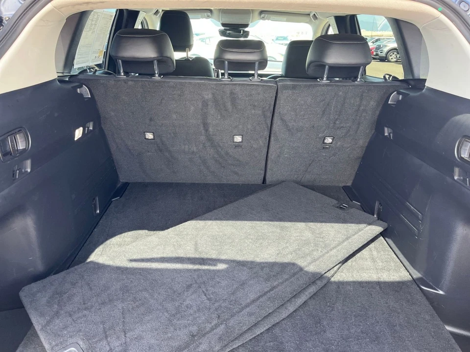 2025 Mazda CX-50 - Image 26 of 31
