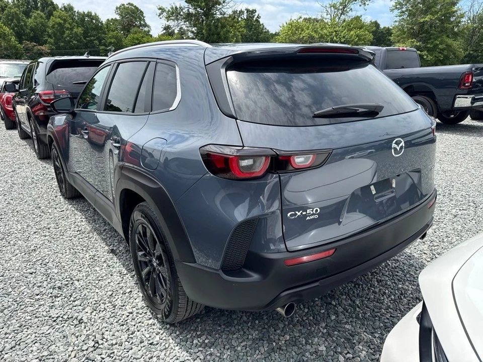 2025 Mazda CX-50 - Image 4 of 5