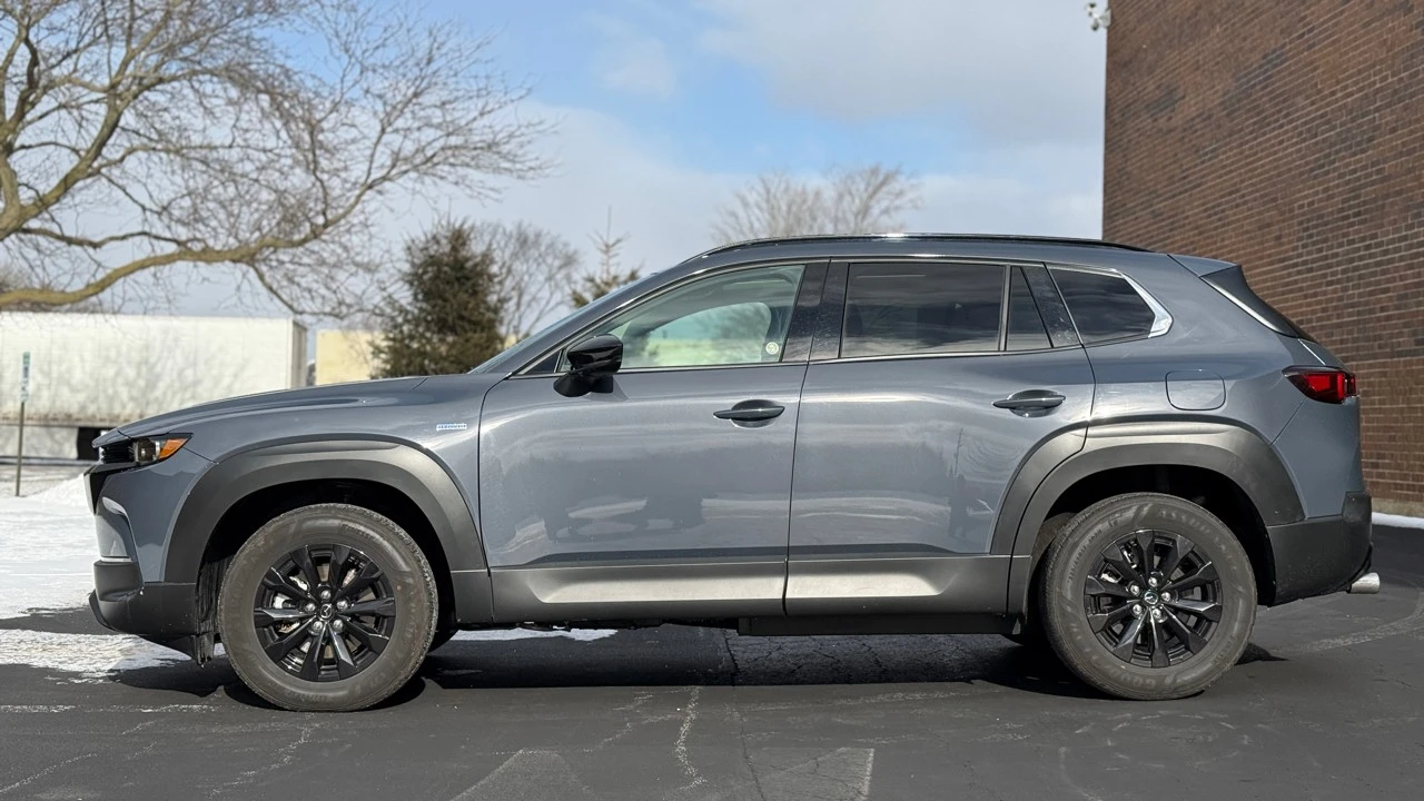 2025 Mazda CX-50 - Image 4 of 21