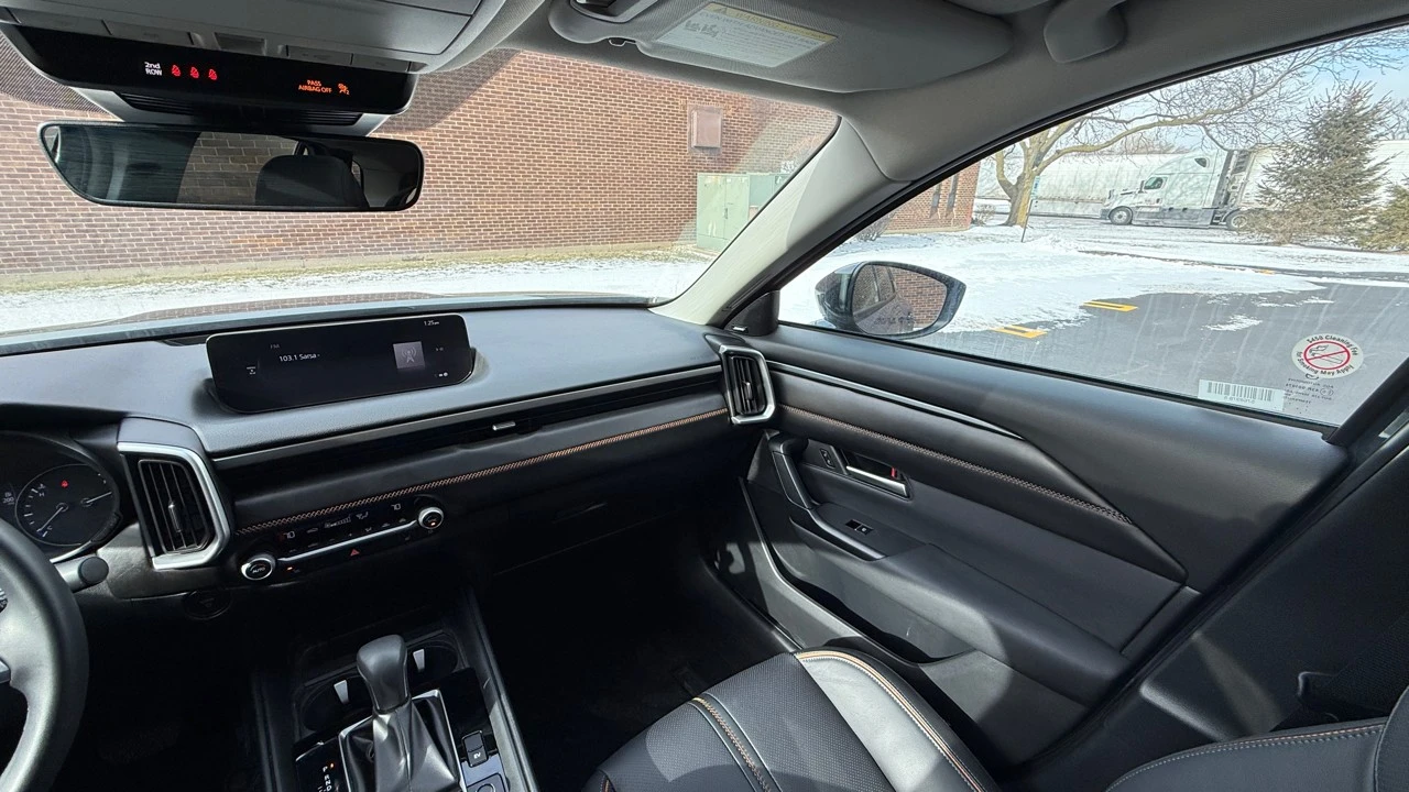 2025 Mazda CX-50 - Image 18 of 21