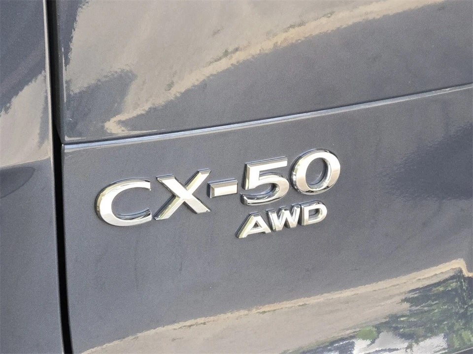 2025 Mazda CX-50 - Image 13 of 21