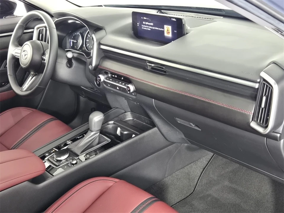 2025 Mazda CX-50 - Image 17 of 21