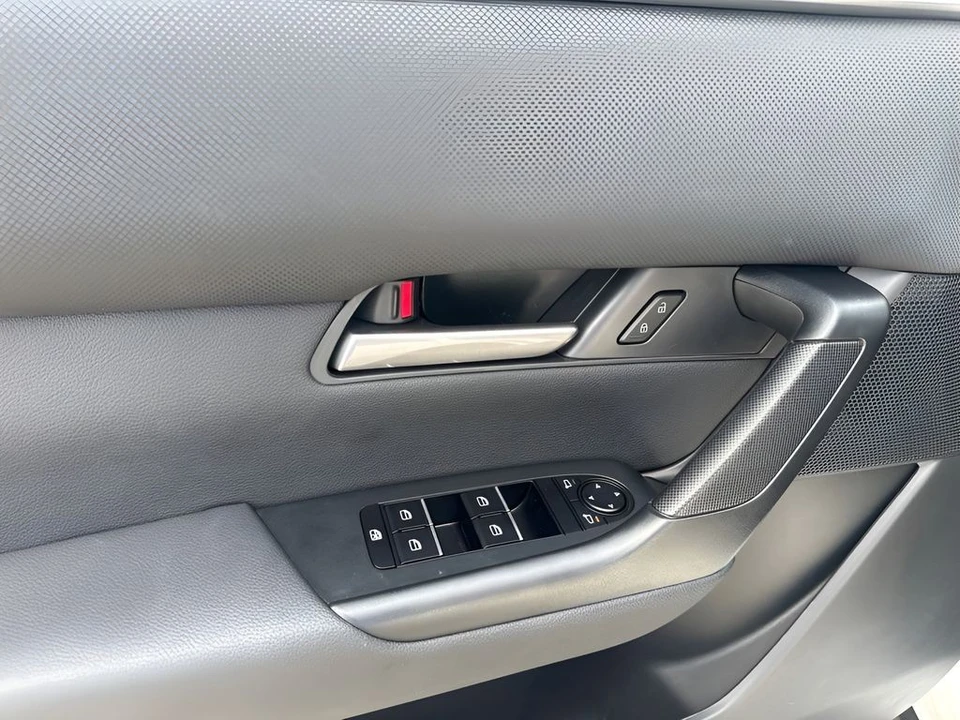 2025 Mazda CX-50 - Image 17 of 26