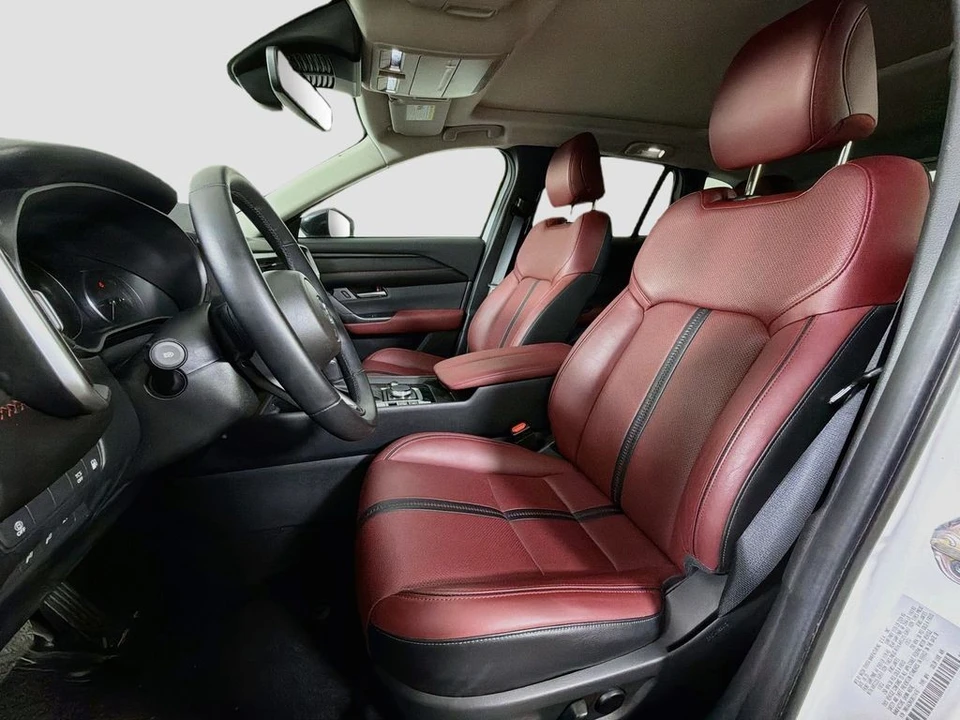 2025 Mazda CX-50 - Image 12 of 31