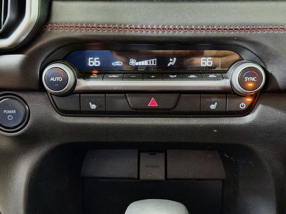 2025 Mazda CX-50 - Image 19 of 31