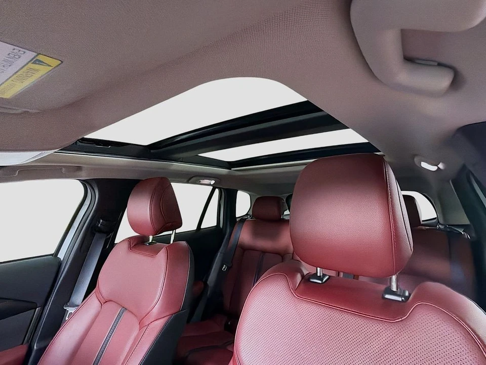 2025 Mazda CX-50 - Image 15 of 31