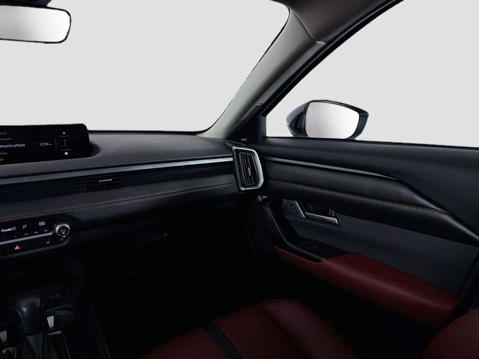 2025 Mazda CX-50 - Image 26 of 31
