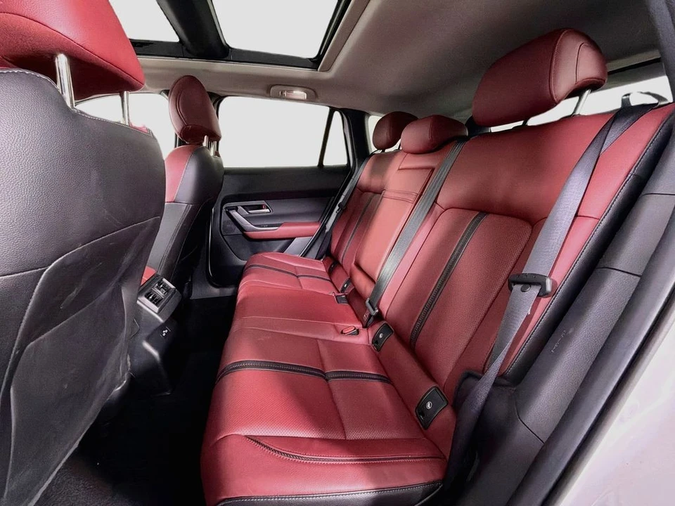 2025 Mazda CX-50 - Image 24 of 31