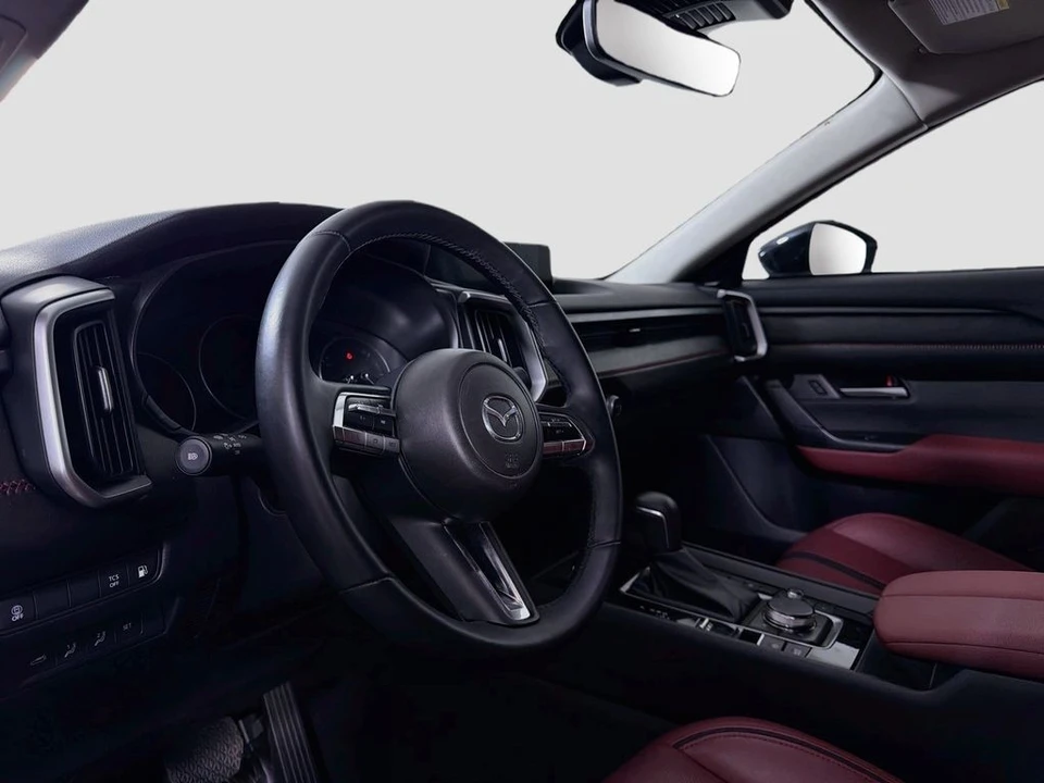 2025 Mazda CX-50 - Image 10 of 31